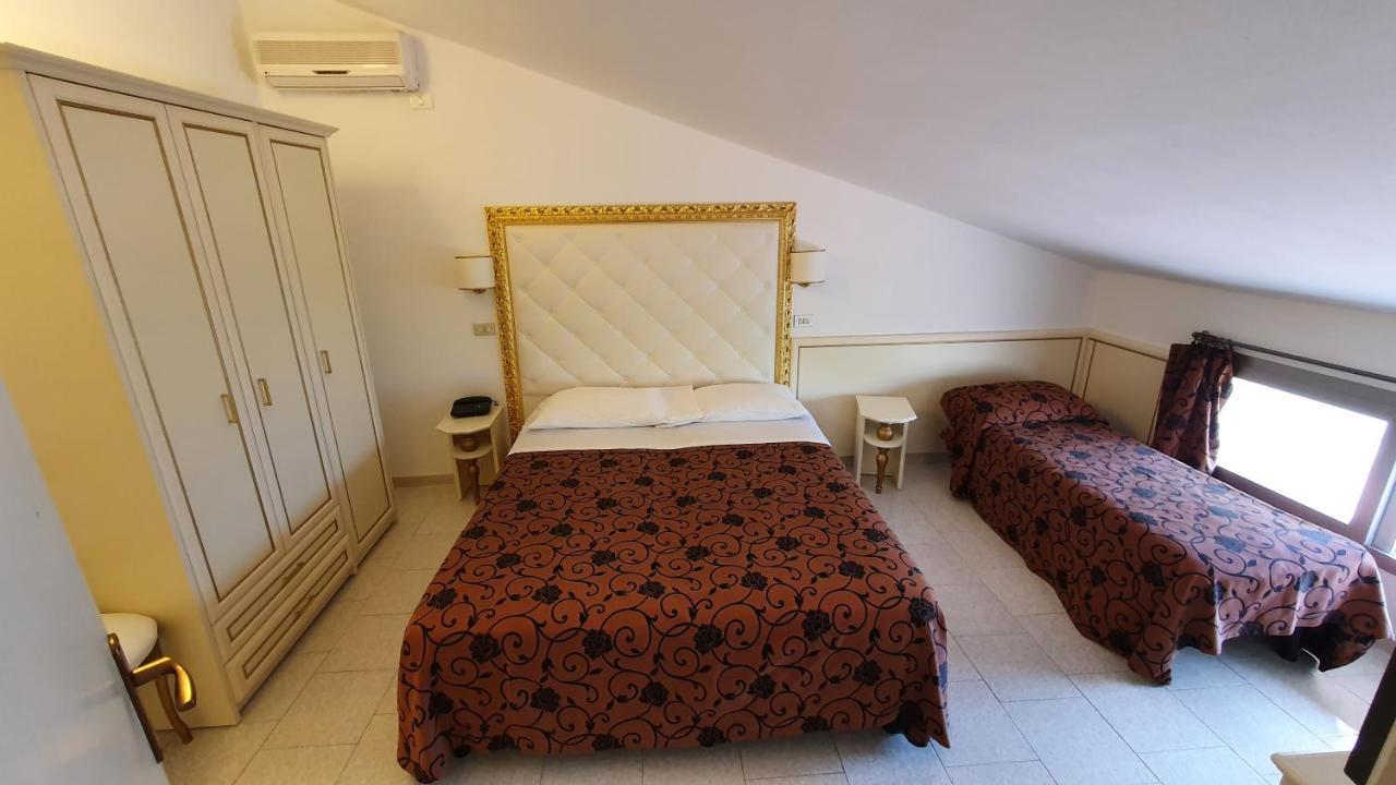 Hotel Rosa Maria Elite Белариа-Игеа Марина Стая снимка