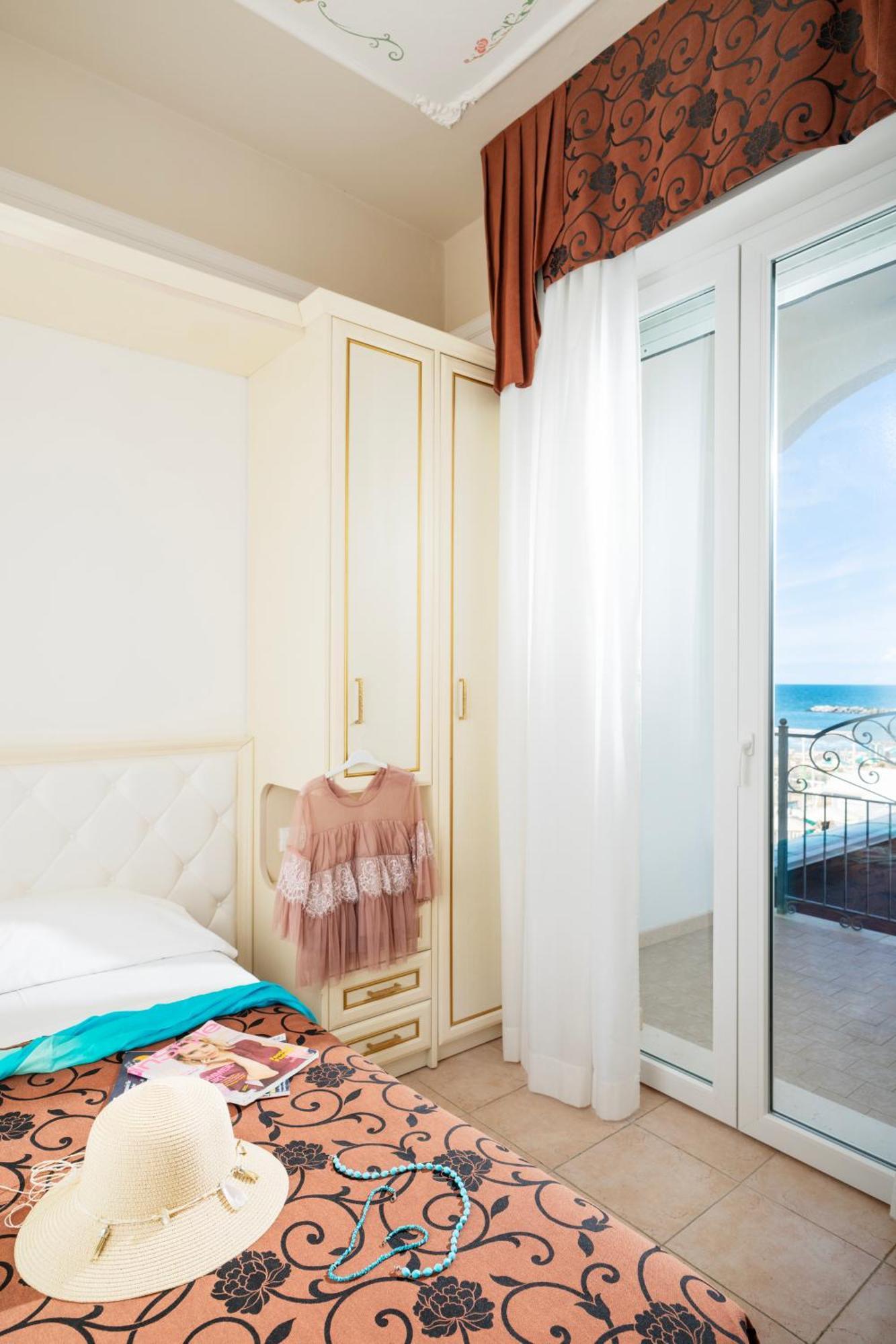 Hotel Rosa Maria Elite Белариа-Игеа Марина Екстериор снимка