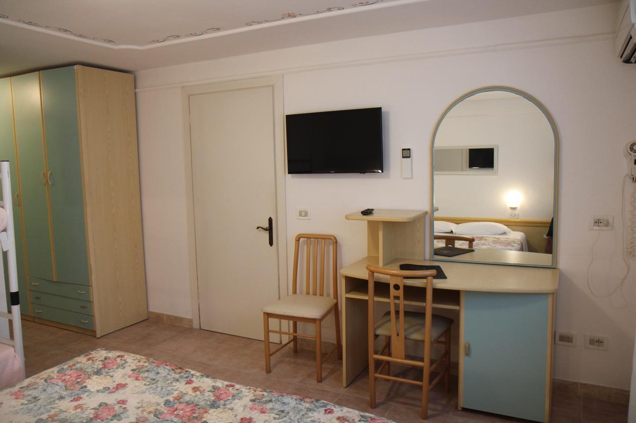 Hotel Rosa Maria Elite Белариа-Игеа Марина Екстериор снимка